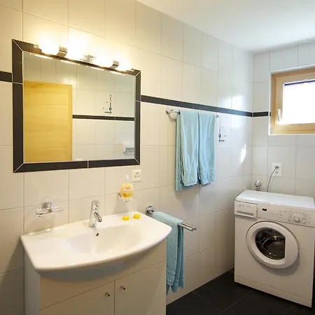 Ferienwohnung Neuhausler, Schinnas Sura 799 Apartment *